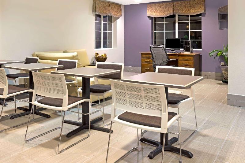 Microtel Inn & Suites By Wyndham Denver Airport