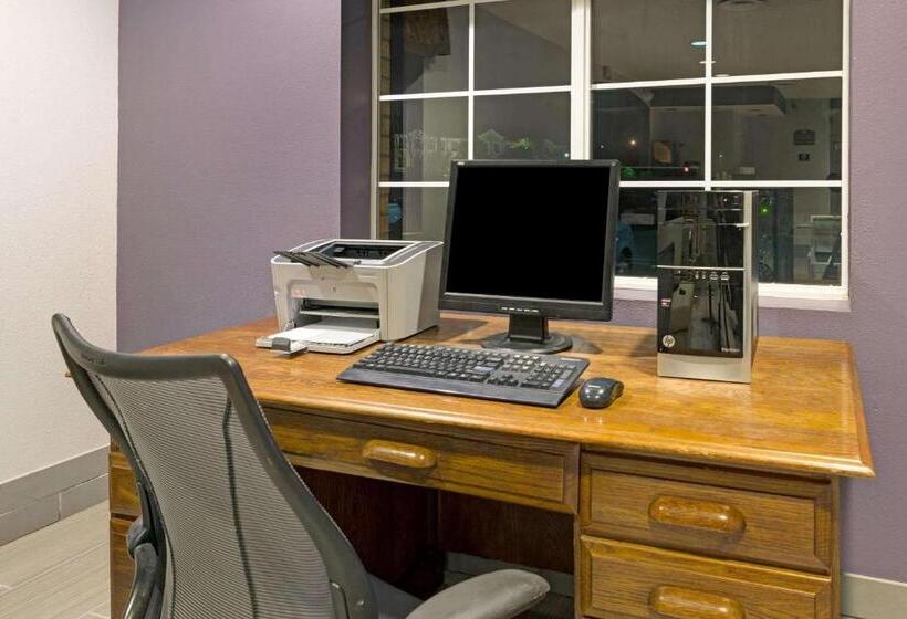 Microtel Inn & Suites By Wyndham Denver Airport