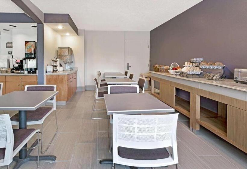 Microtel Inn & Suites By Wyndham Denver Airport