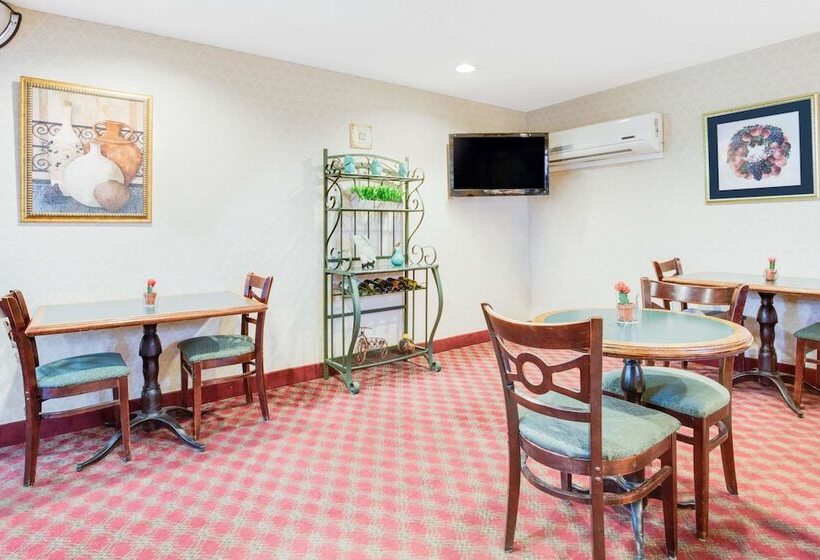 Microtel Inn By Wyndham Greensboro