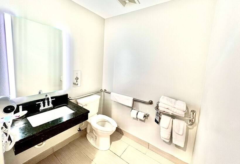 Microtel Inn By Wyndham Janesville