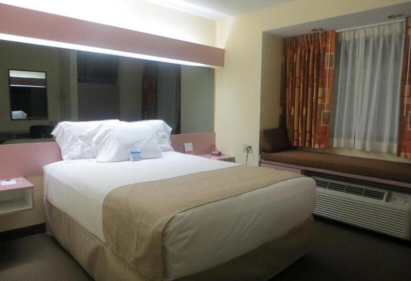 فندق Cedar Bluff Inn