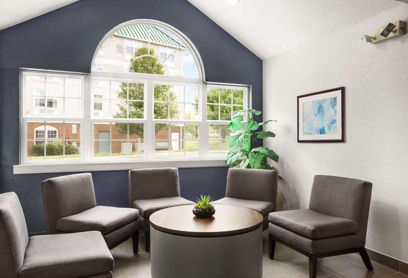 Microtel Inn By Wyndham Louisville East