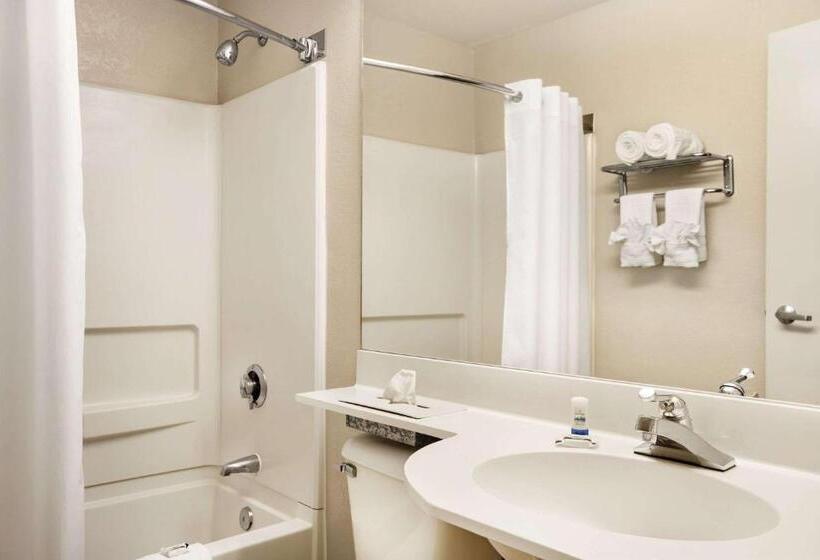 Microtel Inn By Wyndham Louisville East