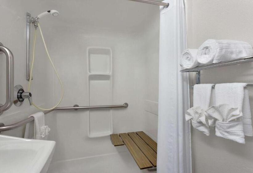 Microtel Inn By Wyndham Louisville East