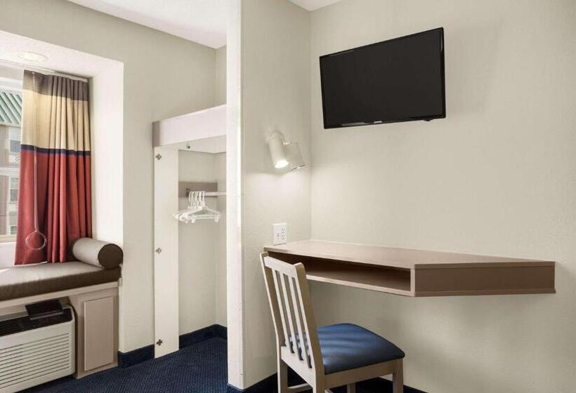 Microtel Inn By Wyndham Louisville East