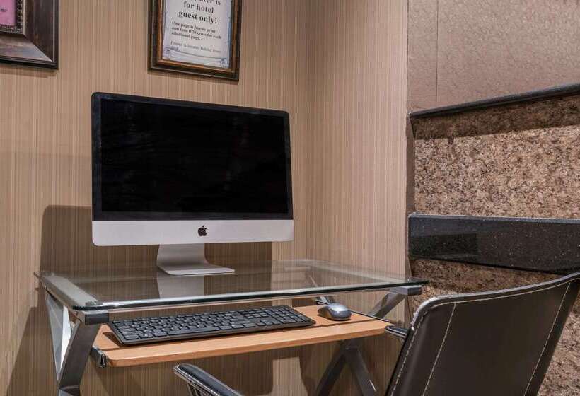 Microtel Inn & Suites By Wyndham Rochester North Mayo Clinic