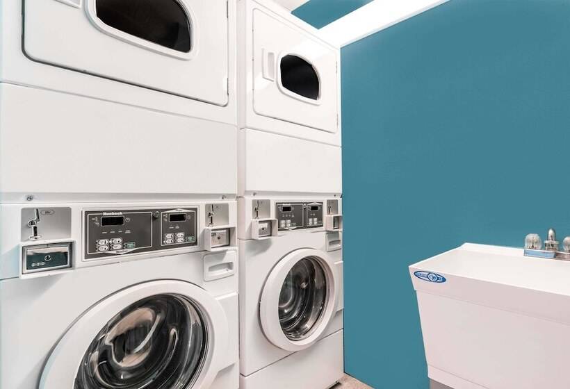 Microtel Inn & Suites By Wyndham Rochester North Mayo Clinic