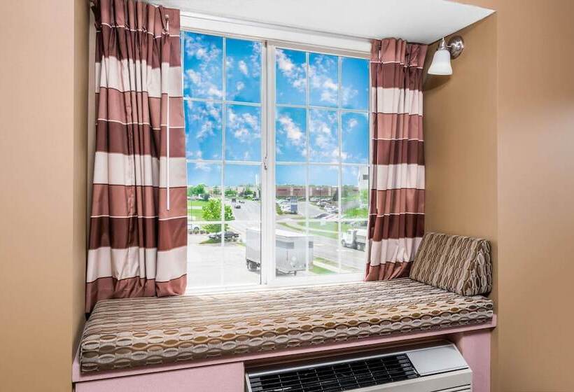 Microtel Inn & Suites By Wyndham Rochester North Mayo Clinic