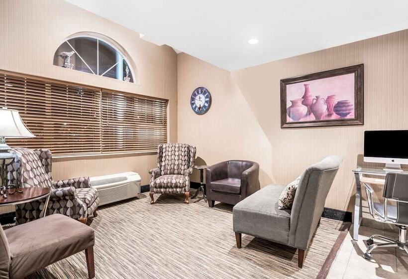 Microtel Inn & Suites By Wyndham Rochester North Mayo Clinic