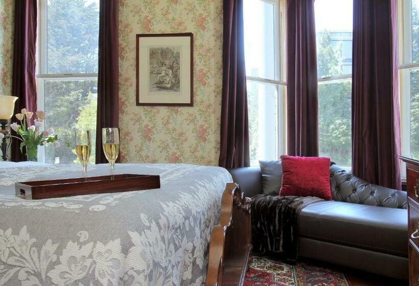 Monte Cristo Bed And Breakfast