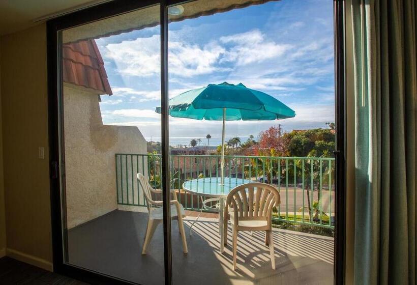 Moonlight Beach Motel