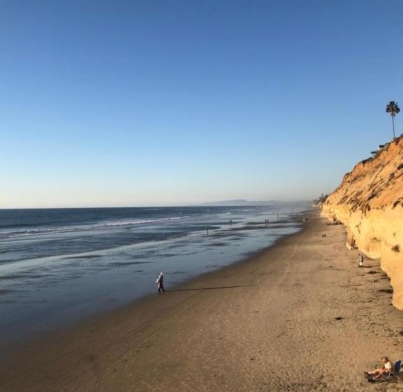 Moonlight Beach Motel