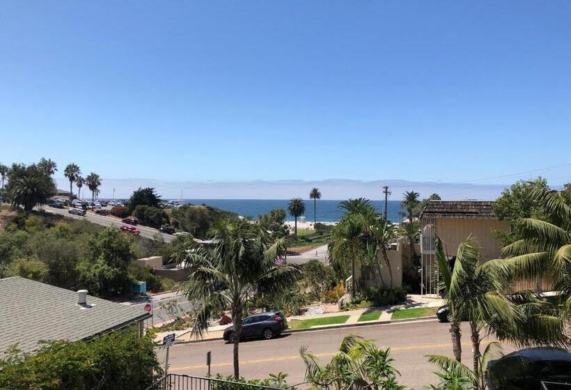 Moonlight Beach Motel