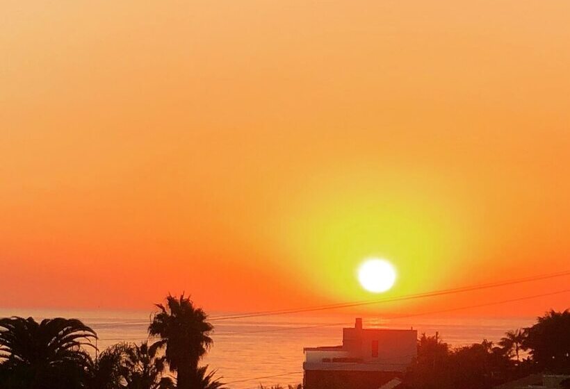 Moonlight Beach Motel