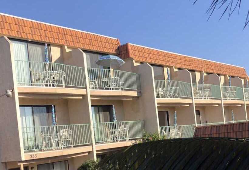 Moonlight Beach Motel