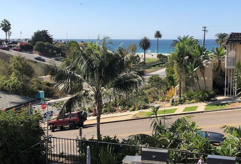 Moonlight Beach Motel