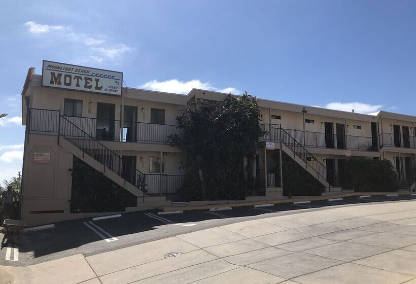 Moonlight Beach Motel