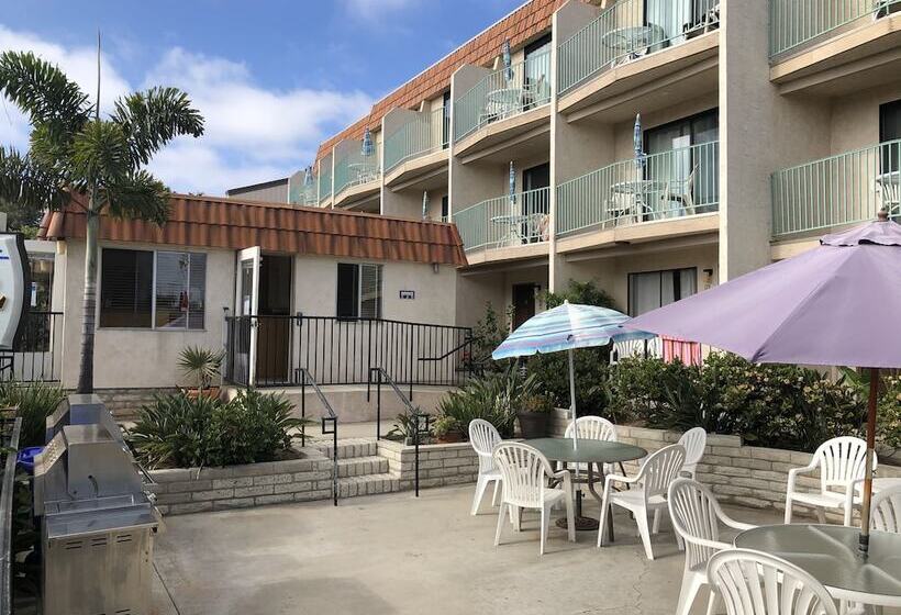 Moonlight Beach Motel