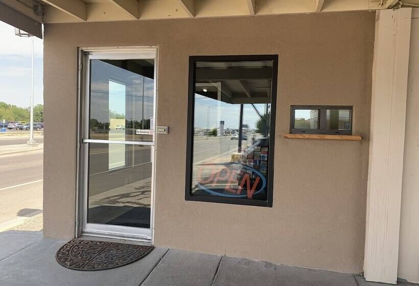 فندق على الطريق Mayo Inn