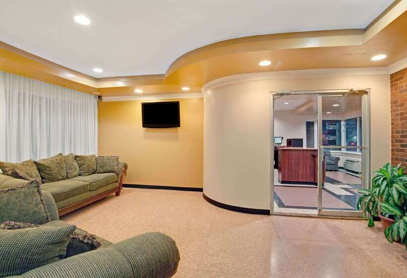 مُتل Super 8 By Wyndham Milford/new Haven