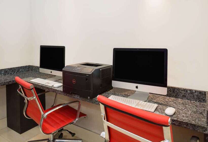 Ramada By Wyndham Miami Springs/miami International Airport