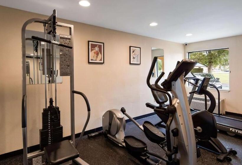 Surestay Hotel By Best Western East Brunswick