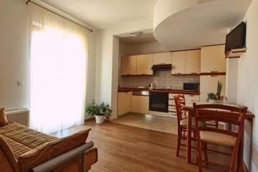 Apartments Anuška