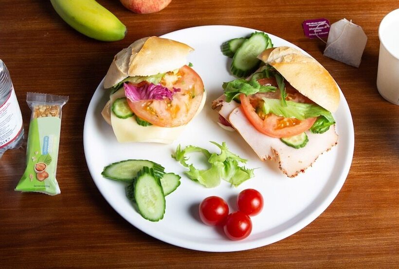 هتل Area24i7 Europaplatz Apartment