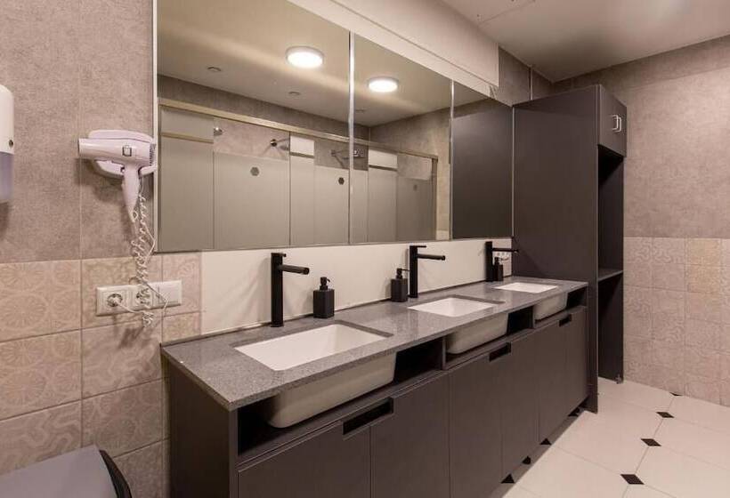 هتل Area24i7 Europaplatz Apartment