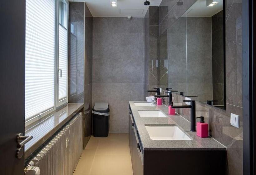 هتل Area24i7 Europaplatz Apartment