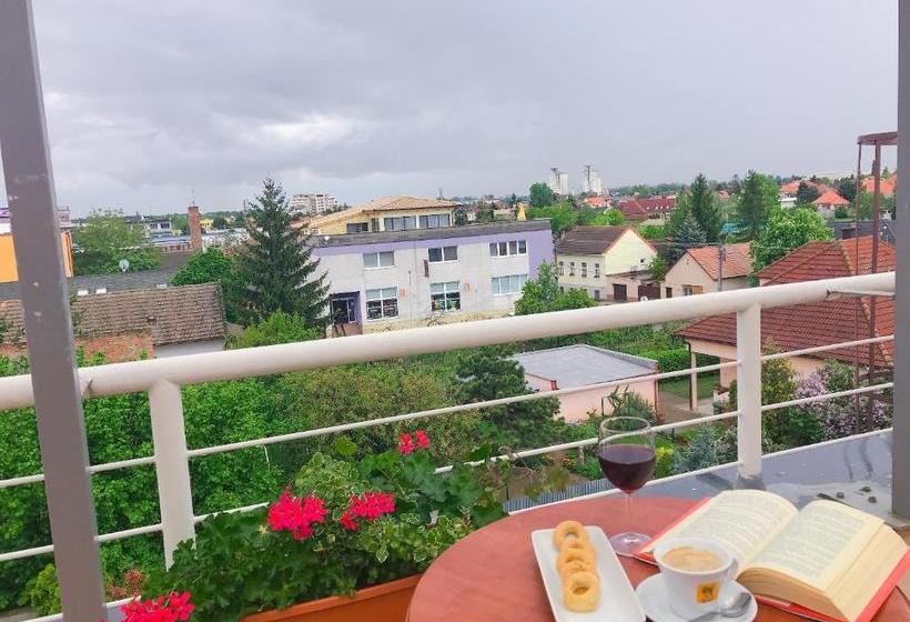 Отель Nostalgia