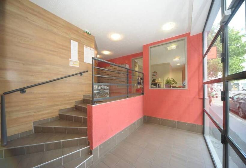 Studilodge   Zola Park