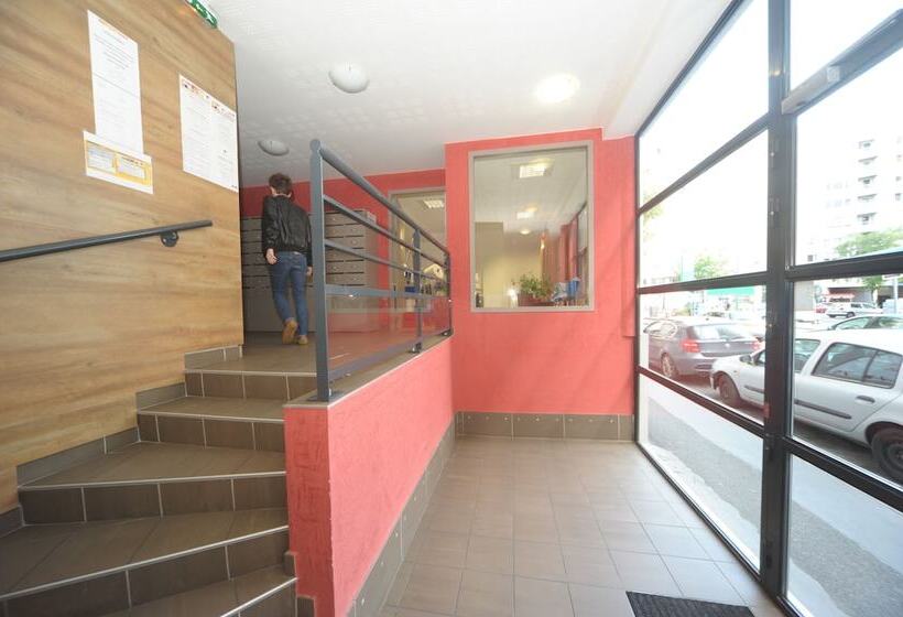 Studilodge   Zola Park