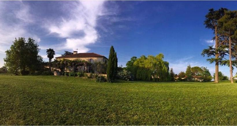 ベッドアンドブレックファースト Agape Du Gers