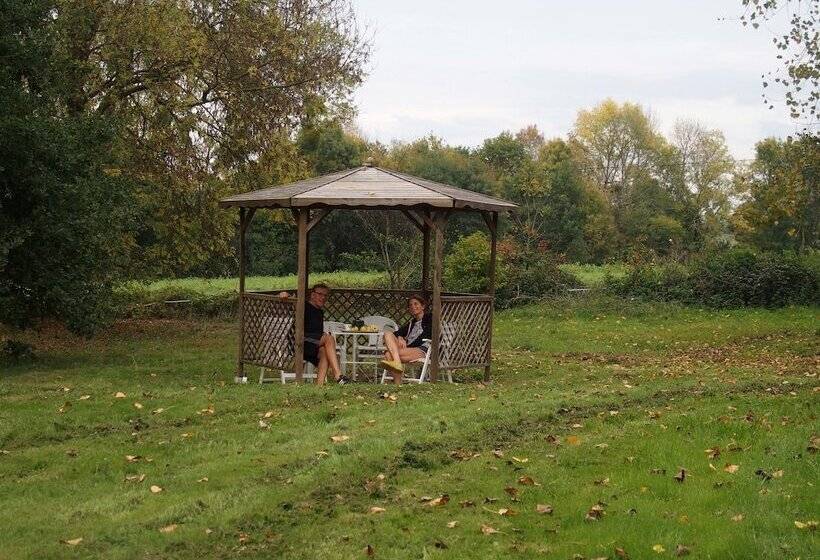 住宿加早餐 Chambre D Hôtes La Pertuzerie