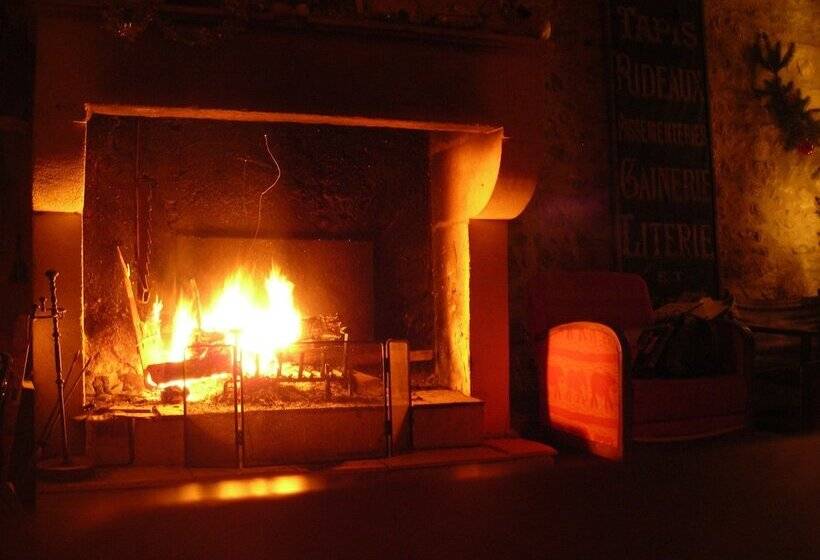 住宿加早餐 Chambre D Hôtes La Pertuzerie