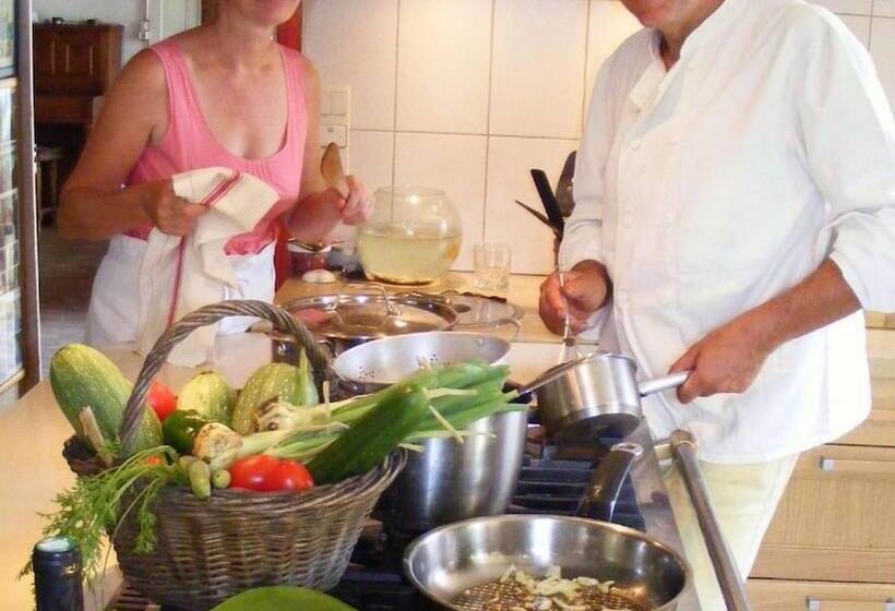 住宿加早餐 Chambre D Hôtes La Pertuzerie