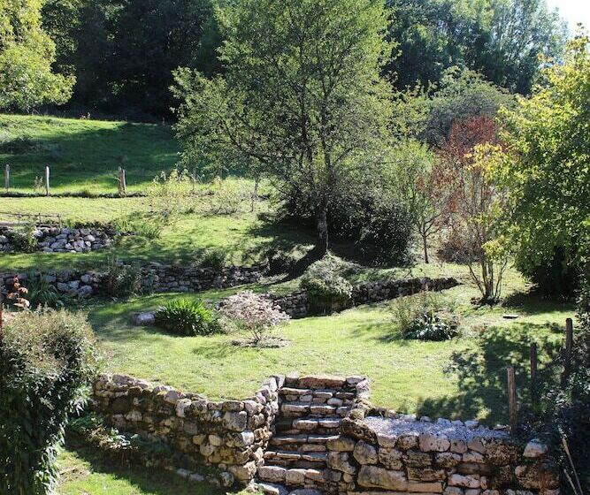 ベッドアンドブレックファースト Les Pipistrelles