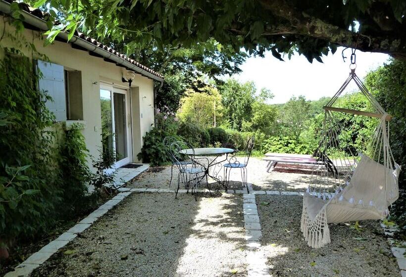 住宿加早餐  Le Logis De La Brumanderie   Saintes