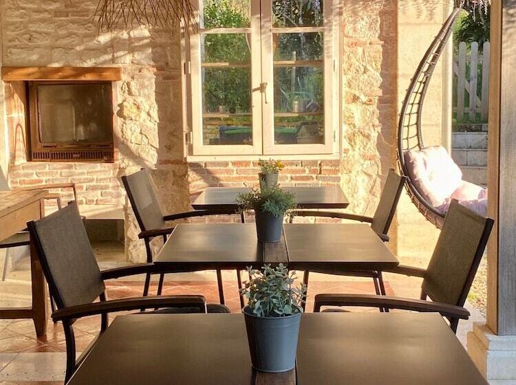 住宿加早餐  Le Logis De La Brumanderie   Saintes