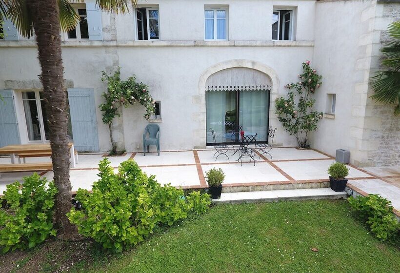 住宿加早餐  Le Logis De La Brumanderie   Saintes