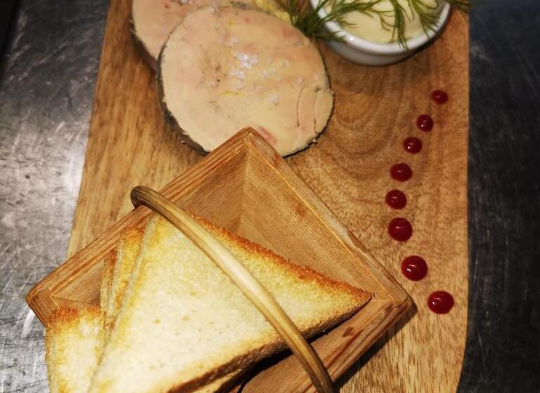 ホテル Logis Hôtel & Restaurant Le Saint Savinien