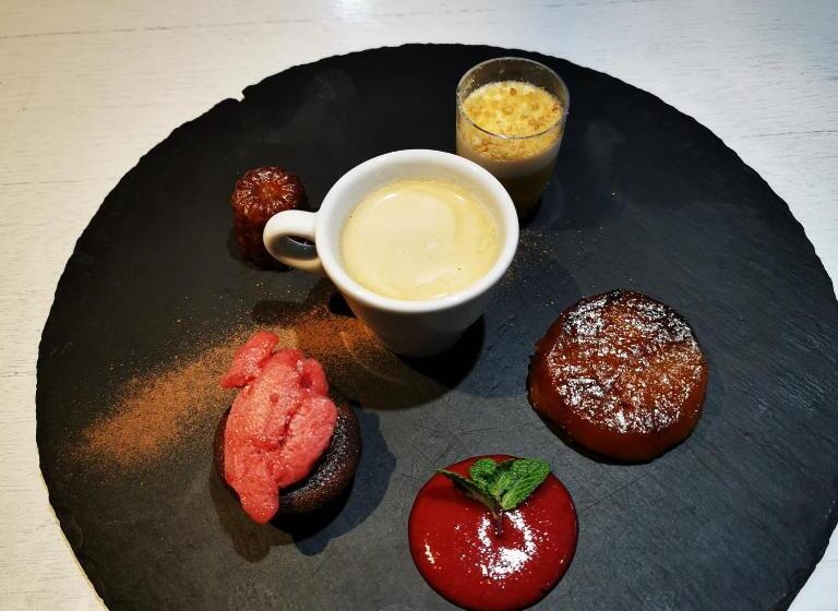 ホテル Logis Hôtel & Restaurant Le Saint Savinien