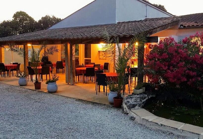 ホテル Les Chênes Verts