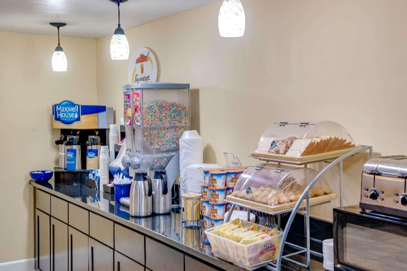 酒店 Super 8 By Wyndham St. Petersburg