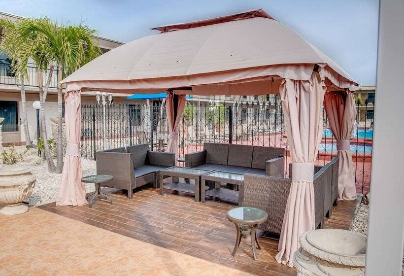 酒店 Super 8 By Wyndham St. Petersburg