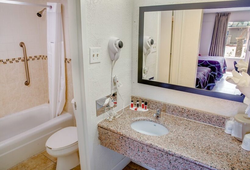 酒店 Super 8 By Wyndham St. Petersburg