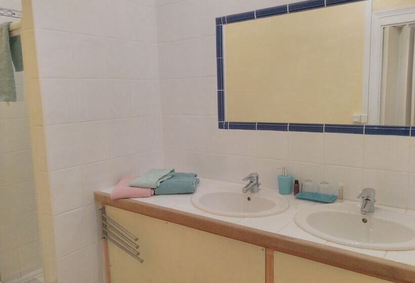 펜션 Domaine De La Petite Tour