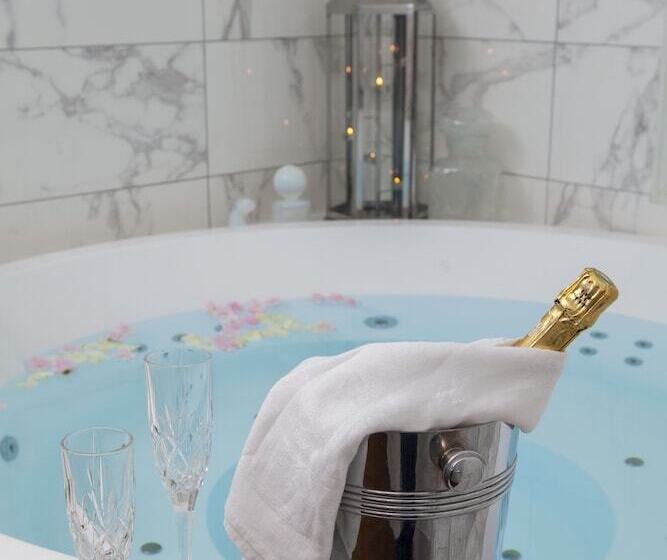 膳宿费 Villa Alecya